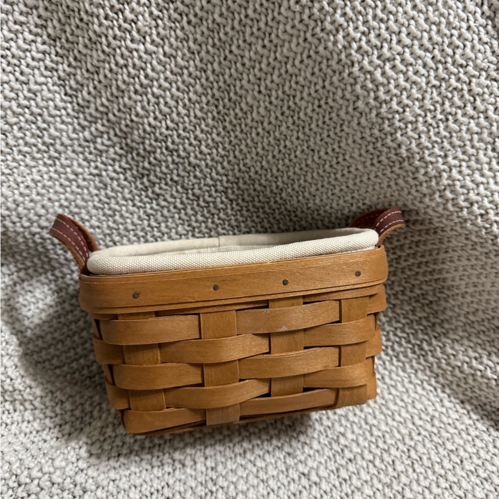 Longaberger Tea Basket with a‎ classic stain and leather handles